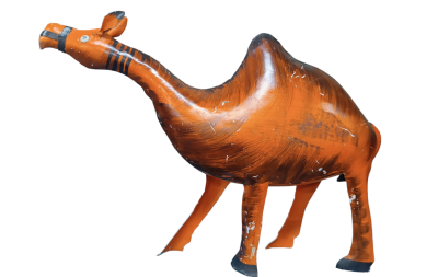 Διακοσμητική μεταλλική καμήλα σε πορτοκαλί-καφέ χρώμα