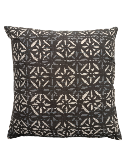 Διακοσμητικό μαξιλάρι Kantha 40x40 μαύρο με λουλούδια γκρι (με γέμιση)