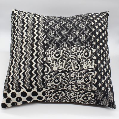 Διακοσμητικό μαξιλάρι Kantha 40x40 μαύρο με γεωμετρικά σχέδια (με γέμιση)