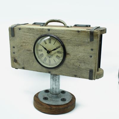 Επιτραπέζιο ρολόι από ανακυκλωμένο ξύλο με βάση 